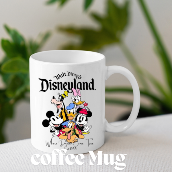 disneland Hogwarts Crest Mug